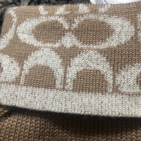 Brand New COACH Gloves - Picture 3 of 3